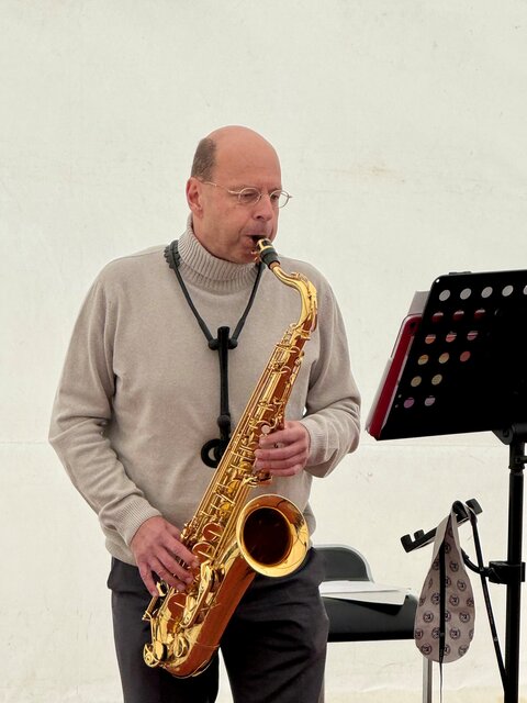 Mann mit Saxofon