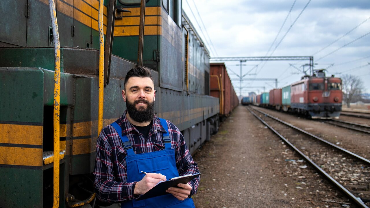 Eisenbahner im Betriebsdienst (m/w/d) Fachrichtung Lokführer und Transport Lübecker Hafen